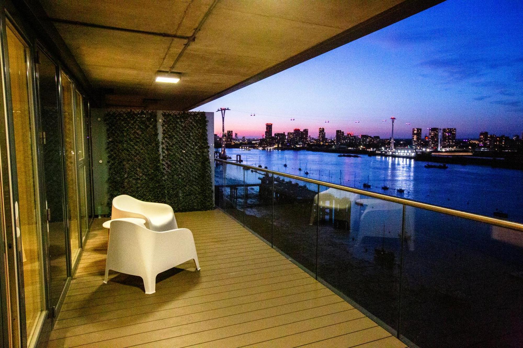 Waterfront- London Greenwich O2 Arena 2 Bed Flat Екстериор снимка
