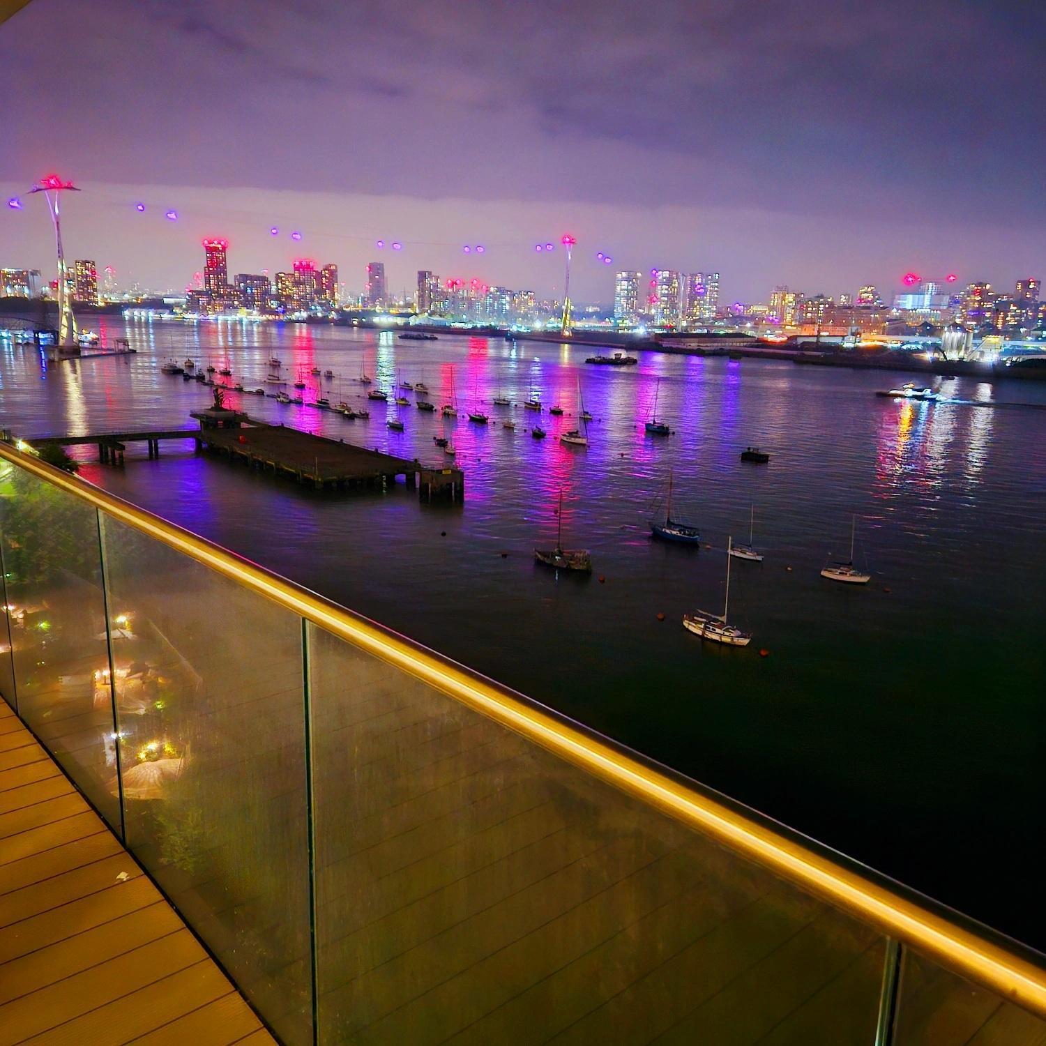 Waterfront- London Greenwich O2 Arena 2 Bed Flat Екстериор снимка